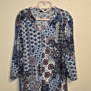 Floral Patterned 3/4 Sleeve Top